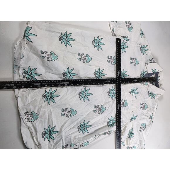 Eighty Eight Shirt Large White Shrooms Hemp Leave Print Short Sleeve button up - Picture 3 of 4